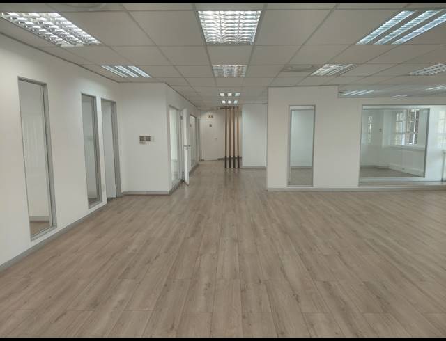 412M² OFFICE TO LET IN FOURWAYS